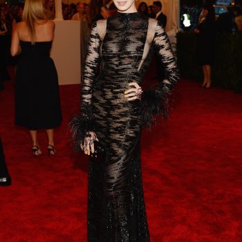 Baile do Met 2013: Anne hathaway