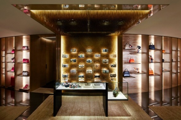 https://www.fashionismo.com.br/wp-content/uploads/2013/08/Fendi-flagship-store-Paris-03-590x393.jpg