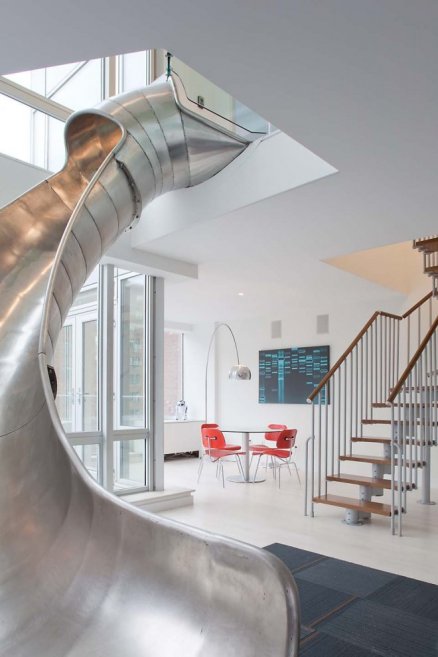 duplex-apartment-with-a-helical-slide-in-new-york-city-duplex-duplex-apartment-interior-design-ideas-438x657