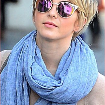 Julianne Hough, rainha dos óculos!
