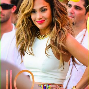 O look da J.LO no clipe da Copa!