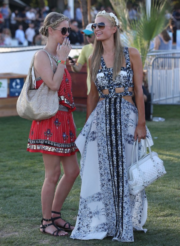 Nicky-Paris-Hilton-brought-sisterly-love-festival