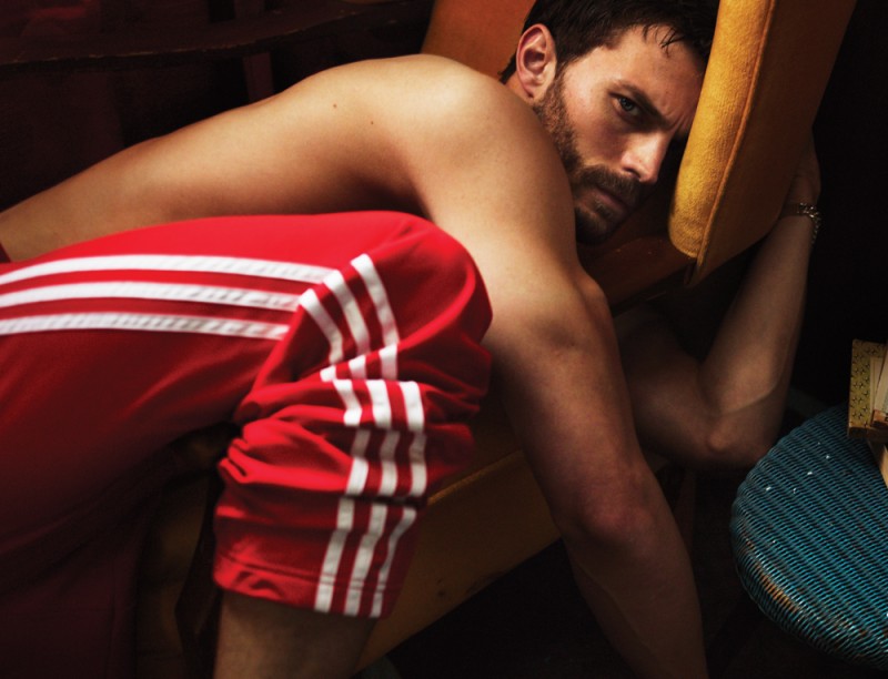 Jamie-Dornan-Interview-Magazine-Photos-011-800x612