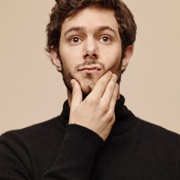 Adam Brody cheio de charme na GQ coreana