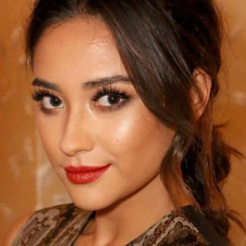 5 maquiagens da Shay Mitchell