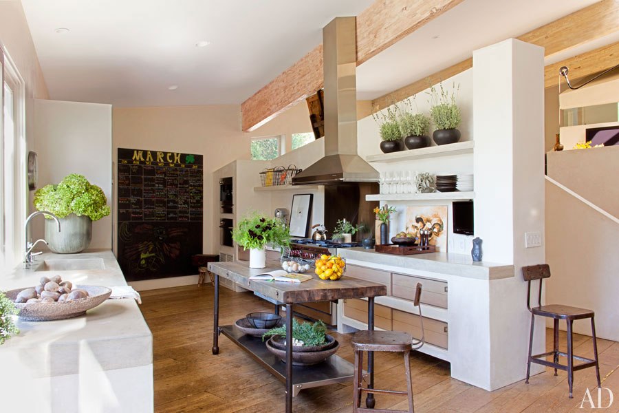 item7.rendition.slideshowHorizontal.patrick-dempsey-malibu-home-06-kitchen