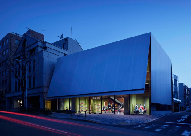 Miu-Miu-Aoyama-Tokyo-by-Herzog-and-de-Meuron_dezeen_784_0