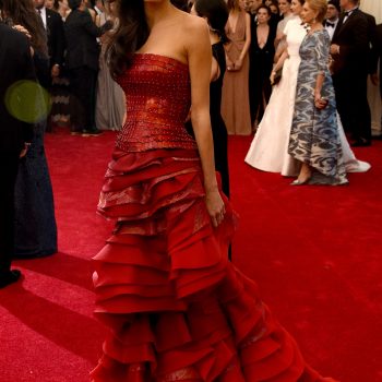 BAILE DO MET 2015: AMAL CLOONEY (E SEU MARIDO, GEORGE)