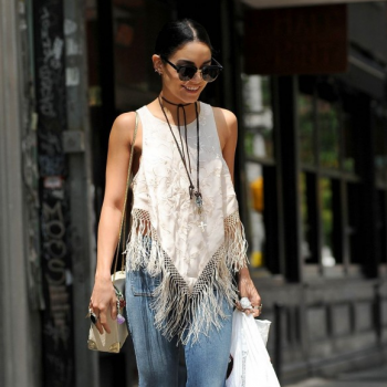 10 LOOKS DA VANESSA HUDGENS (DE NOVO!)