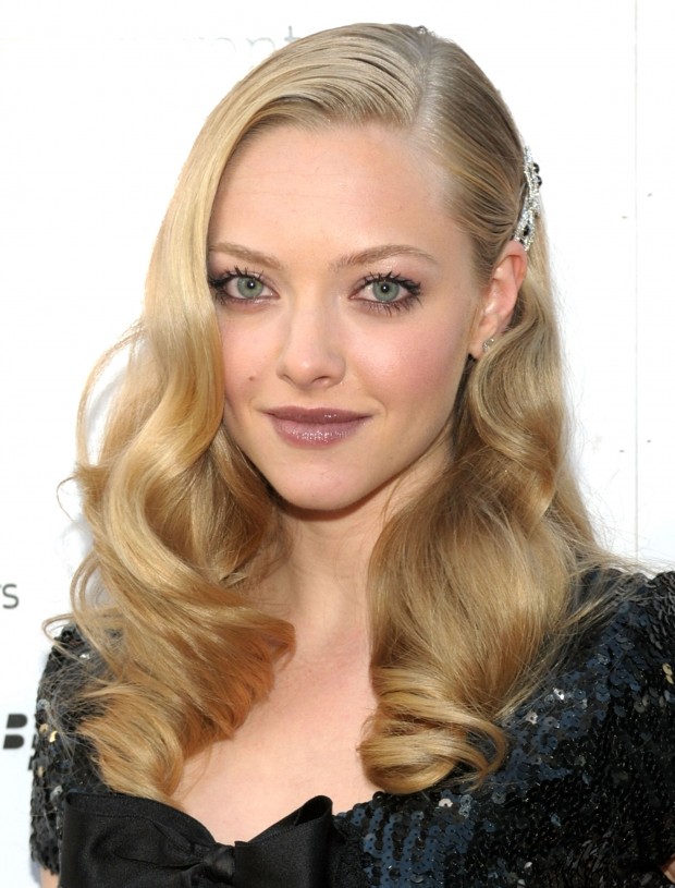 TORONTO, ON - SEPTEMBER 13:  Actress Amanda Seyfried arrives at the "Chloe" screening during the 2009 Toronto International Film Festival held at Roy Thomson Hall on September 13, 2009 in Toronto, Canada.  (Photo by C.J. LaFrance/Getty Images)