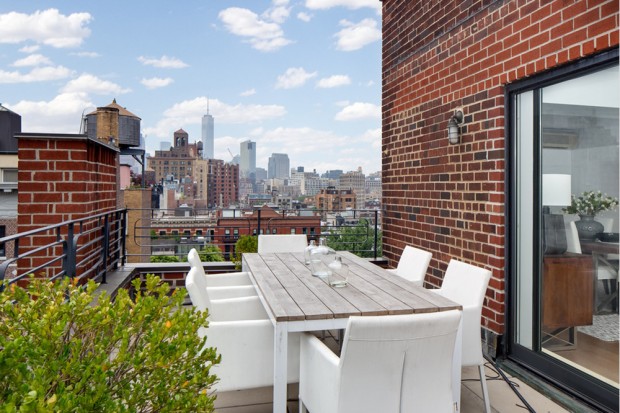 July2015-Trulia-Julia-Roberts-NYC-Condo-Patio