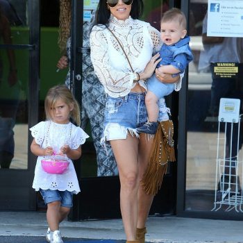 13 LOOKS DA KOURTNEY KARDASHIAN POR AÍ