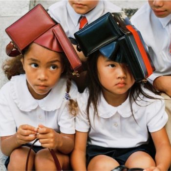 UM ADORÁVEL EDITORIAL SOBRE BOLSAS NA VOGUE US E AINDA A MENSAGEM QUE VOCÊ PRECISA TER UM MODELO QUADRADO