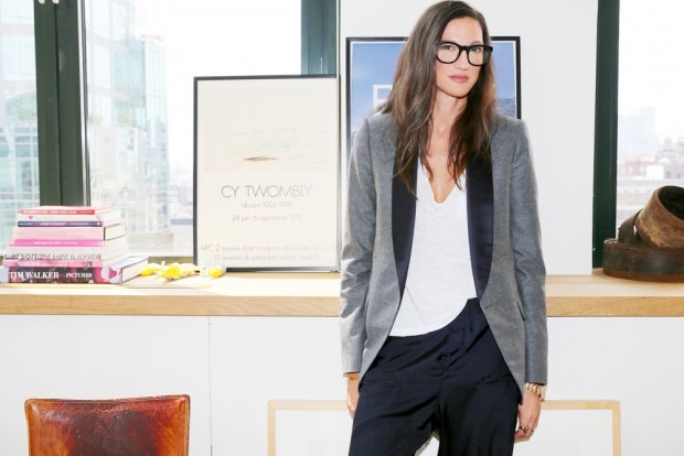 Le-Fashion-Blog-Jenna-Lyons-Queen-Of-Cool-Eyeglasses-Tuxedo-Jacket-Tee-Via-Into-The-Gloss