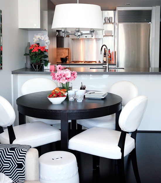 colourful-condo-kitchen