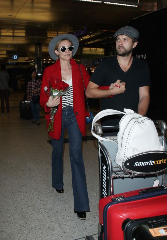 diane-kruger-arrives-at-los-angeles-international-airport-april-2015_1_thumbnail