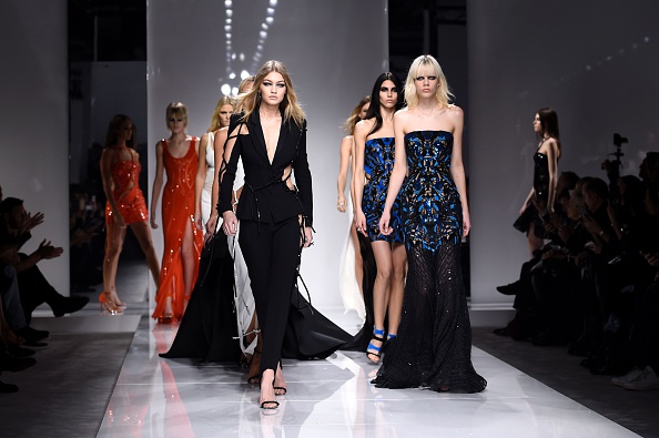 FRANCE-FASHION-WOMEN-VERSACE