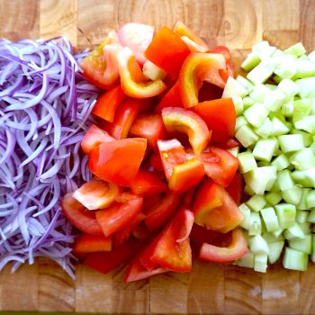 RECEITA DO DIA: PANZANELLA, SALADA TOSCANA DELICIOSA!