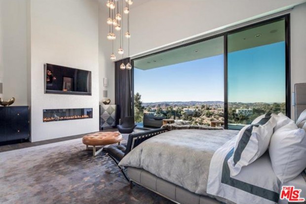 John-Legend-And-Chrissy-Teigen-Beverly-Hills-Real-Estate-Master-Bedroom-2