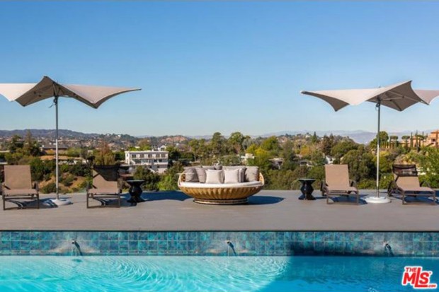 John-Legend-And-Chrissy-Teigen-Beverly-Hills-Real-Estate-Pool