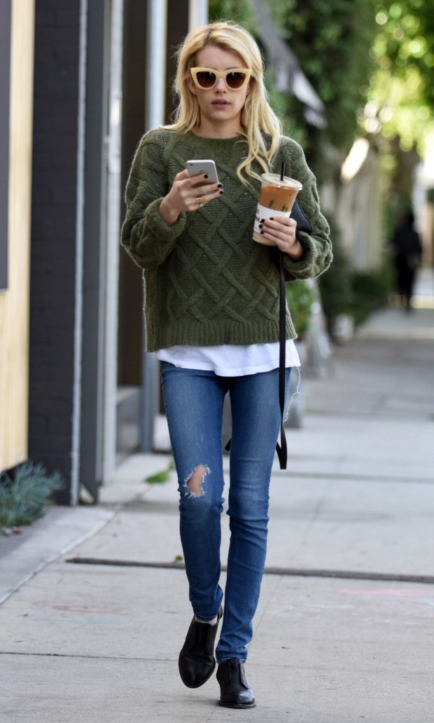 emma-roberts-street-style-out-in-la-november-2015_4