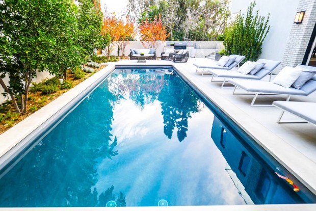 john-krasinski-and-emily-blunt-west-hollywood-home-for-sale-1-8-16-pool-2