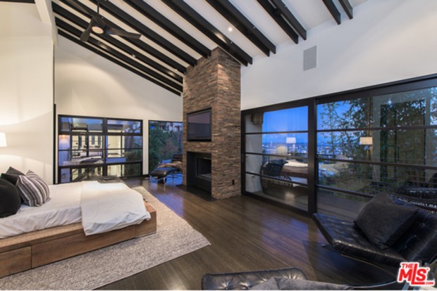 Calvin-Harris-Home-For-Sale-In-Los-Angeles-Bedroom-6