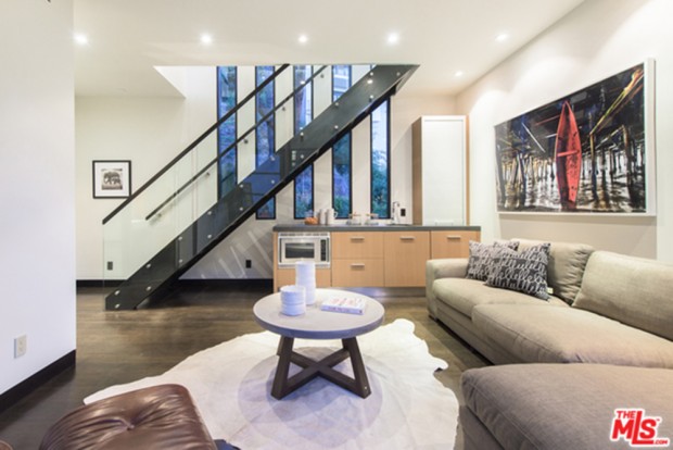 Calvin-Harris-Home-For-Sale-In-Los-Angeles-Foyer