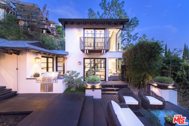 Calvin-Harris-Home-For-Sale-In-Los-Angeles-backyard