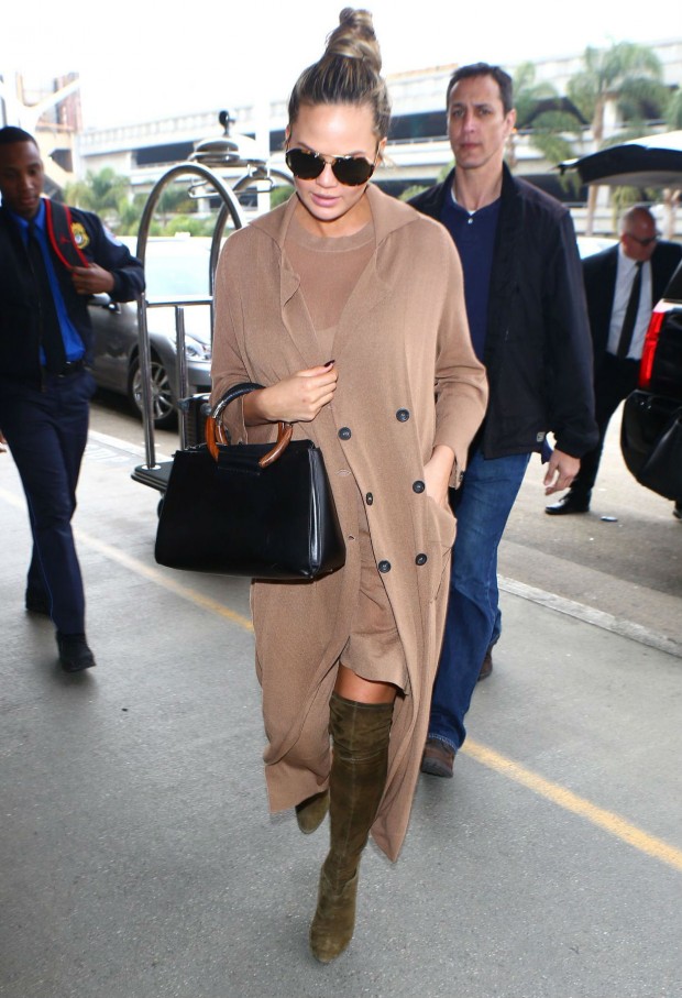 chrissy-teigen-lax-airport-in-los-angeles-ca-2-29-2016-3