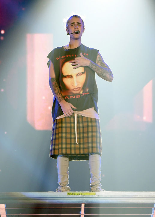 justin-bieber-kilt-purpose-concert-h724