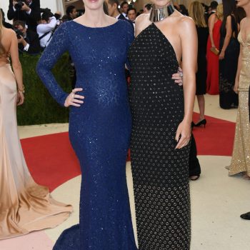Baile do Met 2016: Emily Blunt e Olivia Wilde