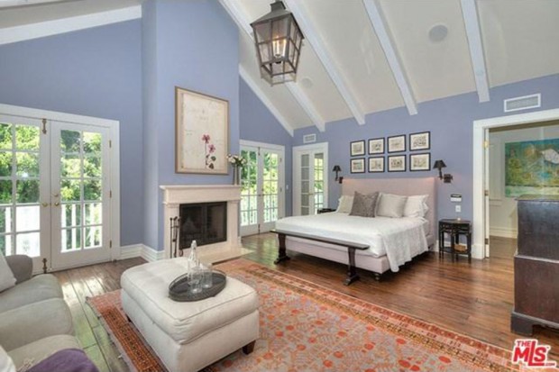 Adele-house-in-beverly-hills-ca-bedroom-4