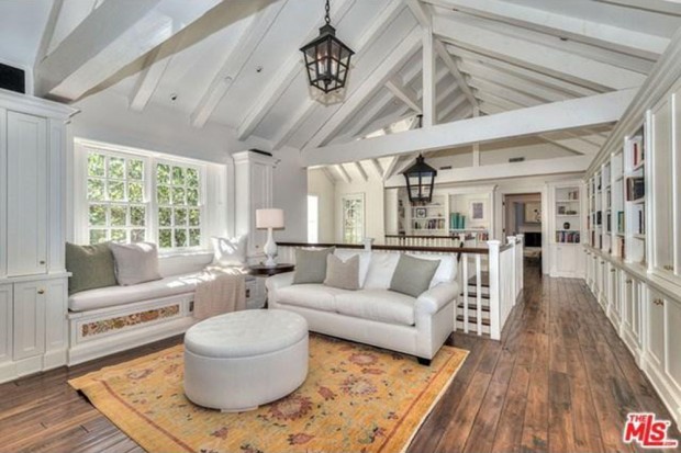 Adele-house-in-beverly-hills-ca-living-room-2