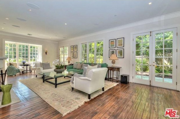 Adele-house-in-beverly-hills-ca-living-room-5