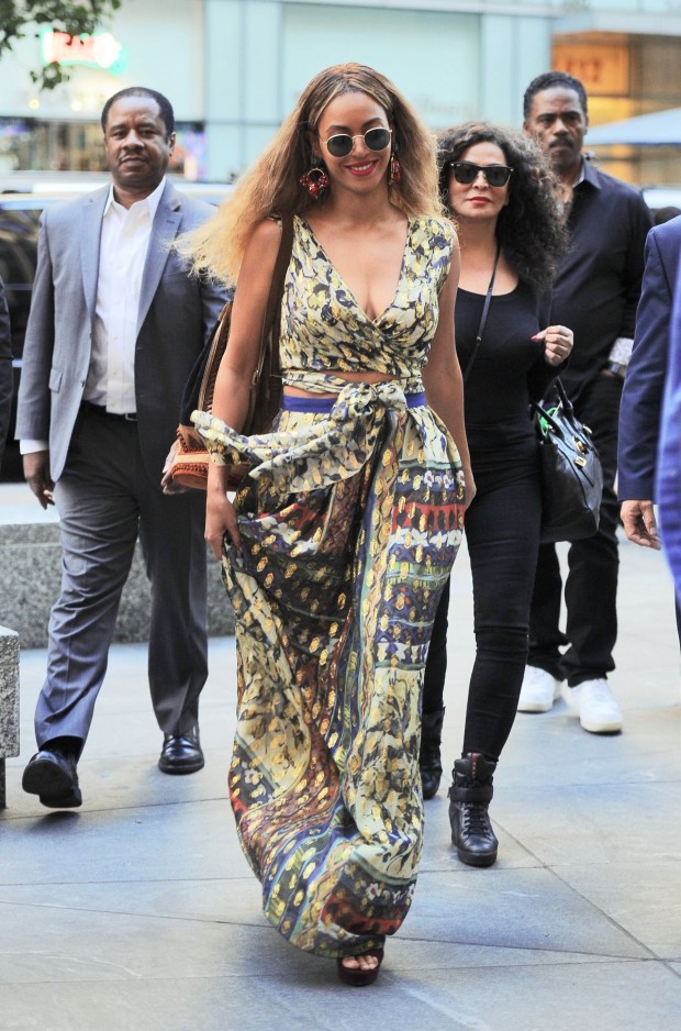 beyonce-looks-boho-chic-out-in-nyc-6-17-2016-21