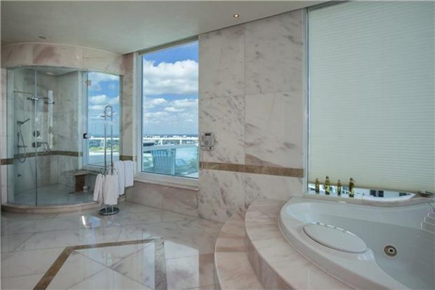 Pharrell-home-for-sale-in-miami-fl-bathroom