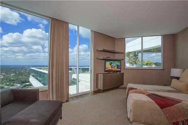 Pharrell-home-for-sale-in-miami-fl-bedroom-2