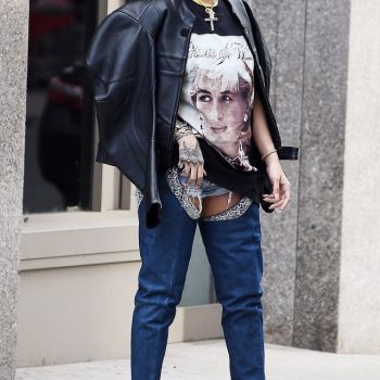 O que a Rihanna esta querendo dizer com esses looks looks?