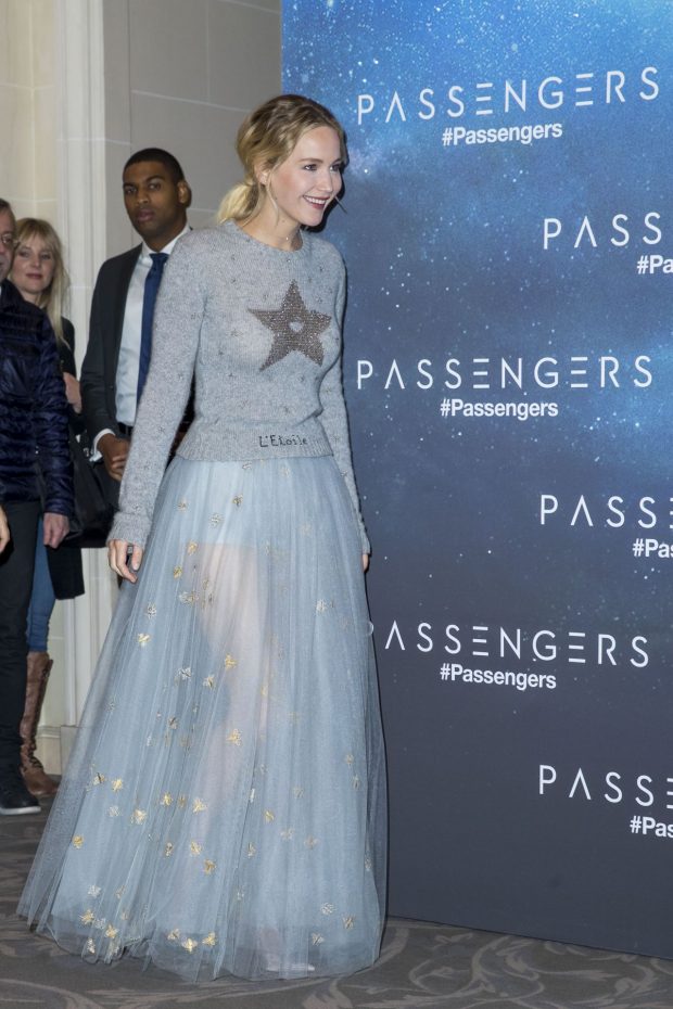 jennifer-lawrence-passengers-photocall-in-paris-11-29-2016-7