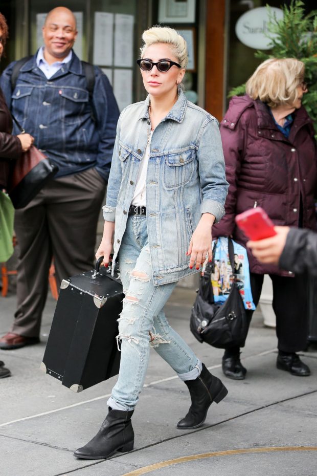 lady-gaga-jeans