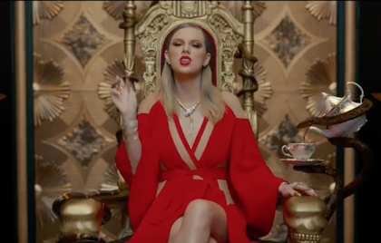 10 Looks da Taylor Swift no clipe “Look What You Made Me Do”