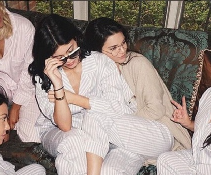 Dormindo como uma Kardashian