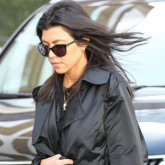 Kourtney Kardashian monocromática