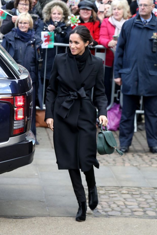 Looks-Meghan-Markle