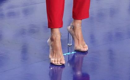Sandália transparente: 11 looks que deram certo
