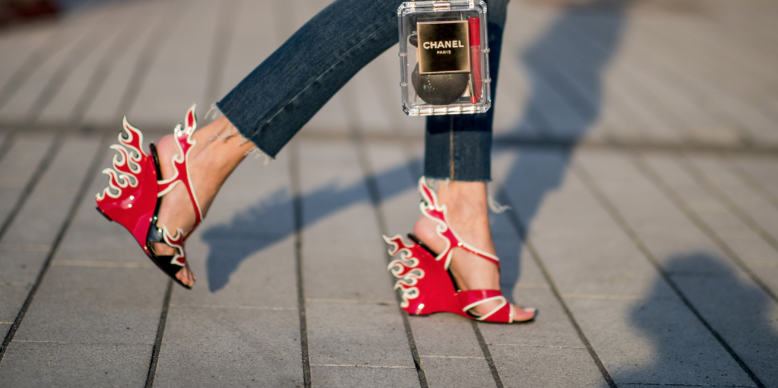 A volta do ícone: O sapato Prada Flames - Fashionismo