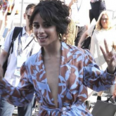 11 looks da Camila Cabello por aí