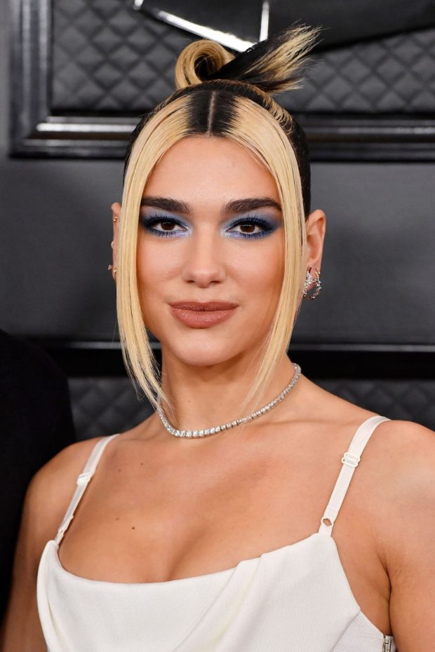 dua lipa cabelo bicolor