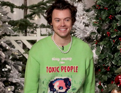 11 looks do Harry Styles por aí